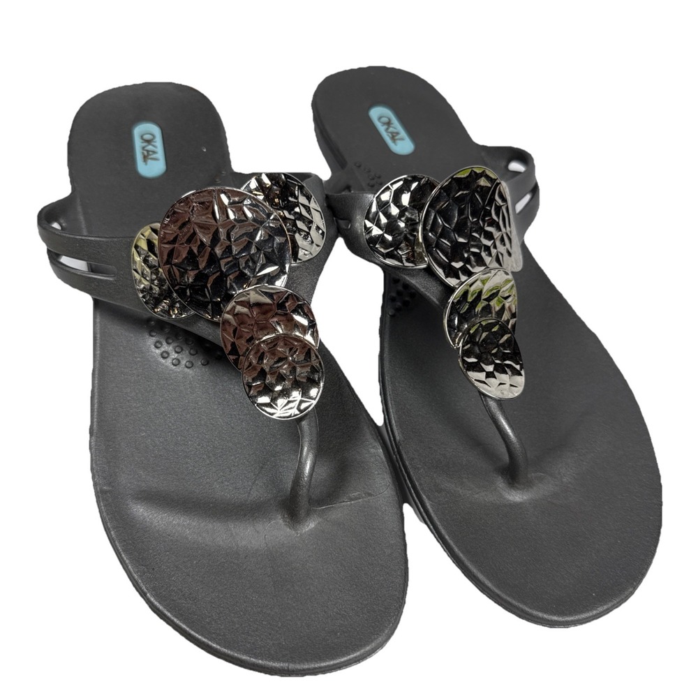 Oka-B Gemma Medallion Sandals Gray /Silver Hammered Thong Flip Flops Women's L